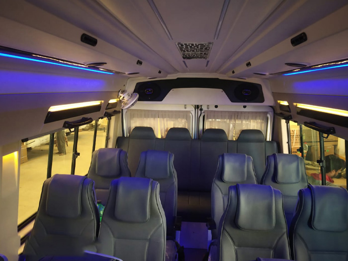 18 Seater Tempo traveller