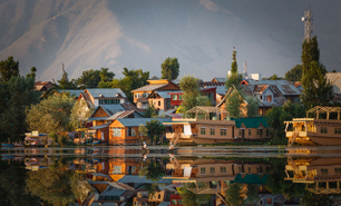 Tempo Traveller Srinagar