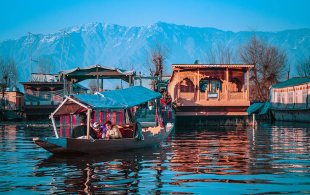 Car Rental in Jammu Kashmir