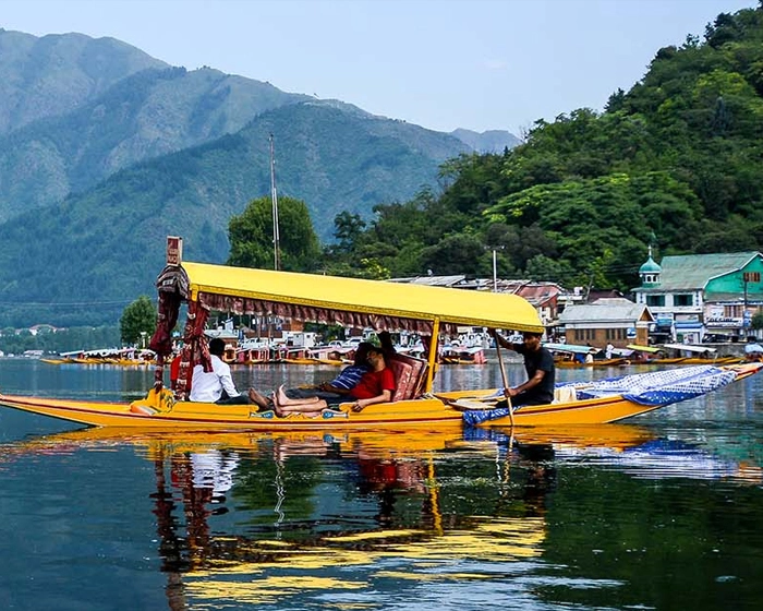 Patnitop Srinagar Tour