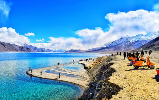 Car Rental in Leh Ladakh