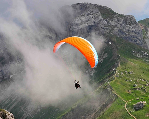 Paragliding in Manali