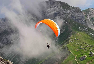 Paragliding in Manali