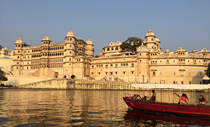 Tempo Traveller Udaipur